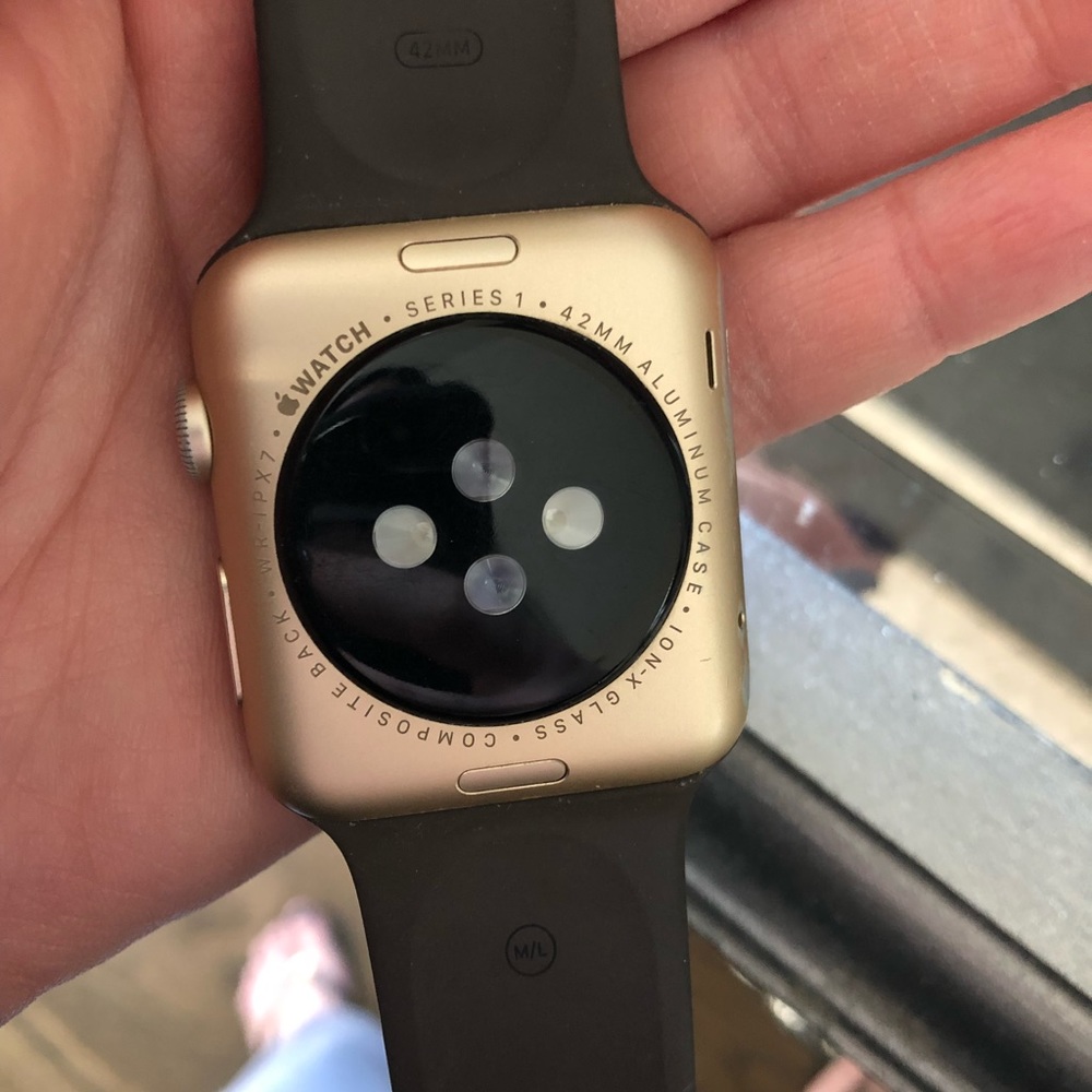 Apple Watch Series 1 - 42MM - Picture 2 of 7